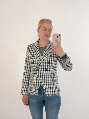 White House Black Market tweed blazer size 2 black white double-breasted